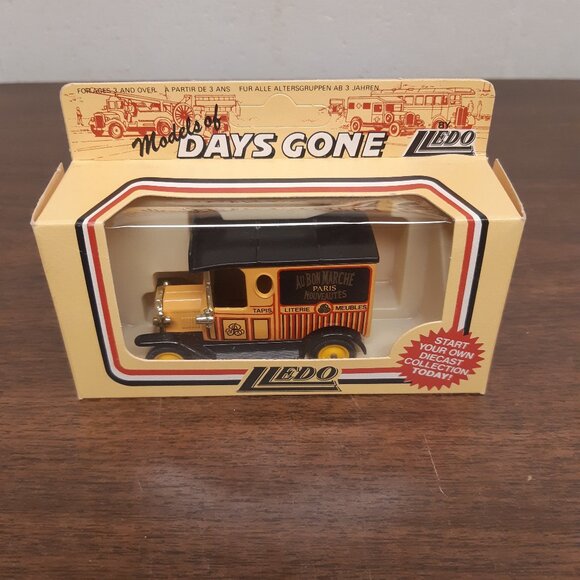 Lledo Days Gone Model T Ford Van AU BON MARCHÉ. R17. 1/64 diecast - Picture 2 of 8